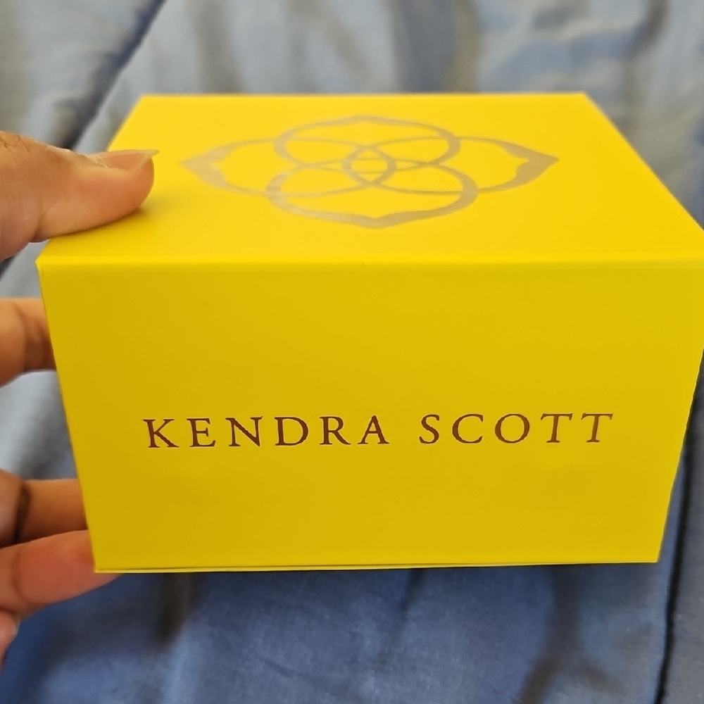 🛑KENDRA SCOTT Storage Box - Picture 2 of 5